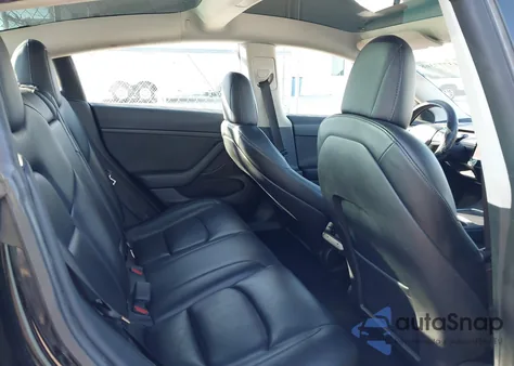 2023 Tesla Model 3 Rear-Wheel Drive z USA, uszkodzony, nr VIN 5YJ3E1EA8PF437990